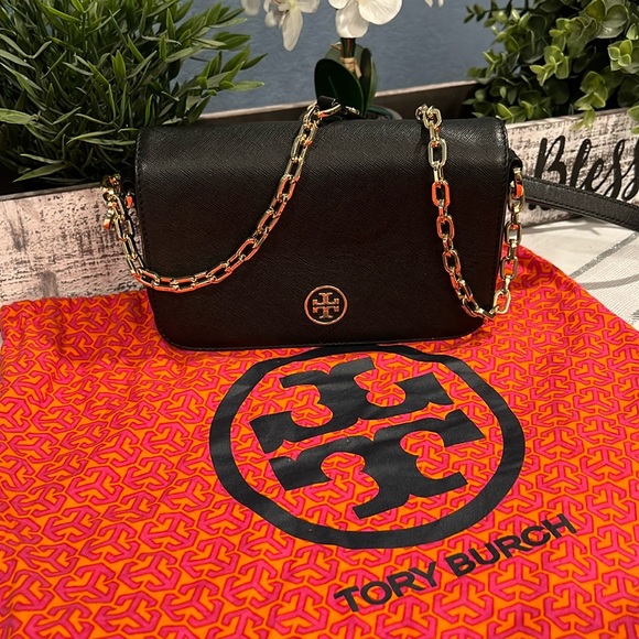 Tory Burch Handbags - Tory Burch Camera Bag with dust bag, Saffiano leather